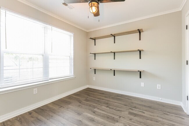 Foto del edificio - 206 Glenlea Ln