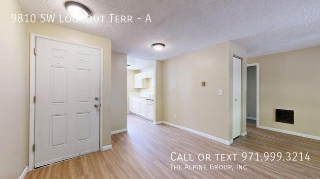 Foto del edificio - 9810 SW Lookout Terrace