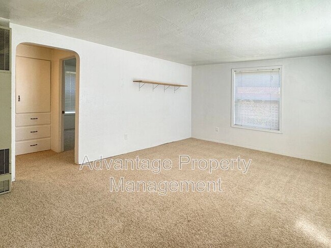 Foto del edificio - 2353 NW Fillmore Ave