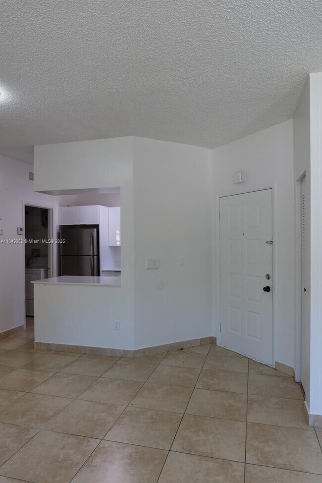 Foto del edificio - 18340 NW 68th Ave