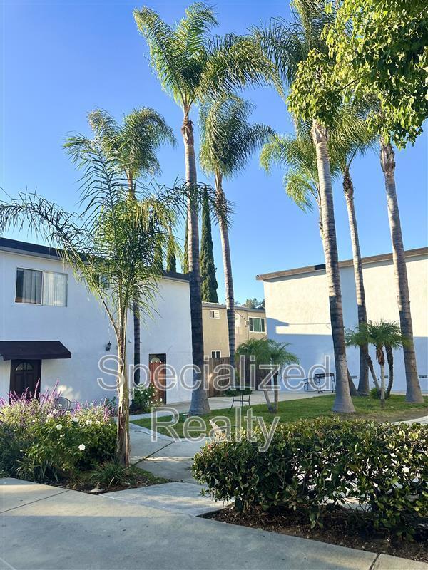 Building Photo - 504 Hill Dr