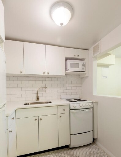 Foto del edificio - 87 E 10th St
