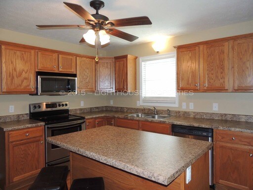 Building Photo - 62 Spring Oaks Dr