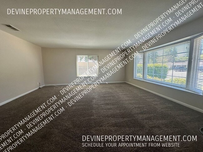 Building Photo - 15029 Sandalwood Ln