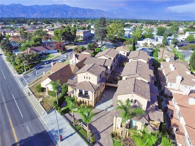 Foto del edificio - 920 E Valley Blvd