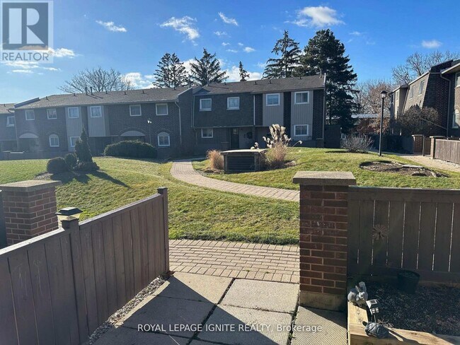 Photo du bâtiment - 1302 Guelph Line