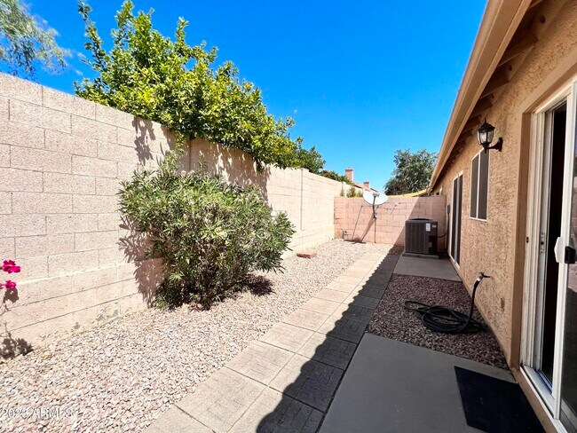 Foto del edificio - 13430 N 92nd Way