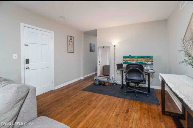 Building Photo - 2931 St Johns Ave