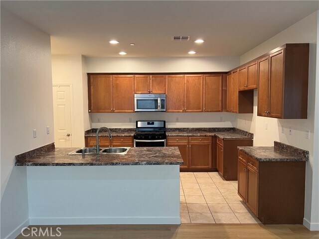 Foto del edificio - 7102 Enclave Dr