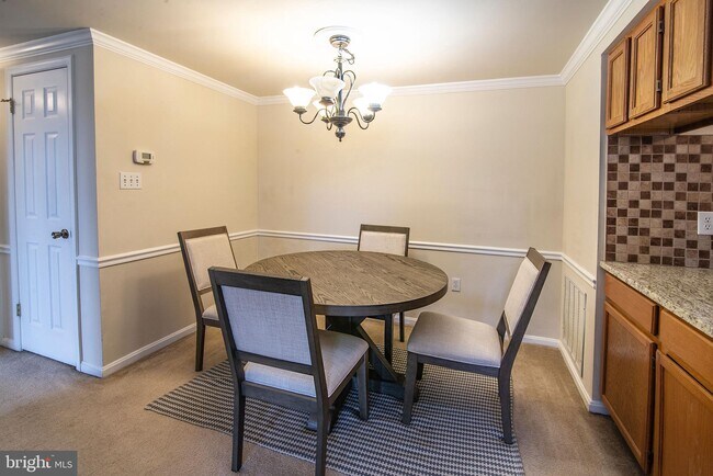 Foto del edificio - 12233 Wadsworth Way