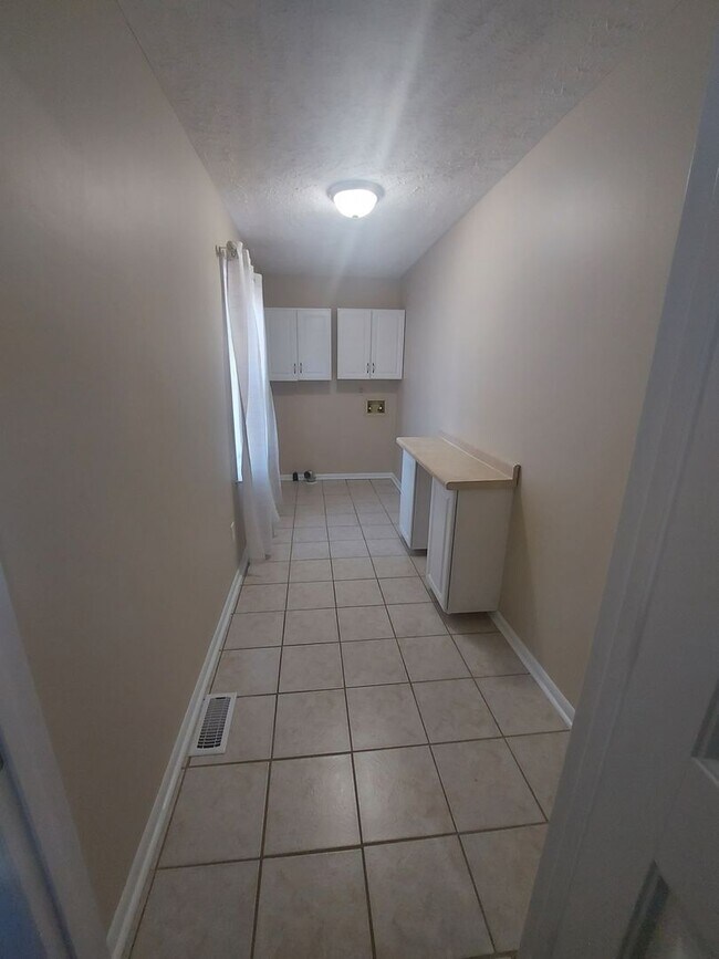 Building Photo - CYPRESS TRACE