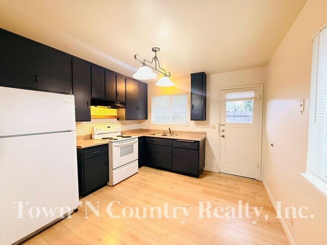 Foto del edificio - 818-820 University Ave.