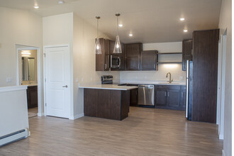 Whispering Oak Apartments photo'