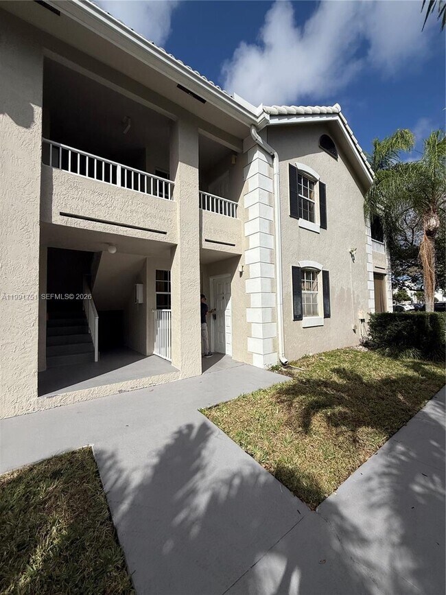 Building Photo - 2871 N Oakland Forest Dr