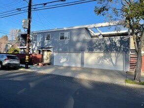 Building Photo - 3001 Deakin St
