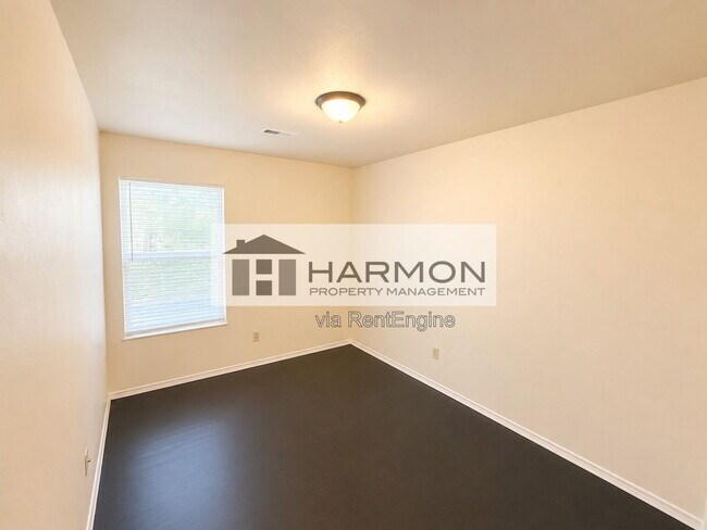 Foto del edificio - 2362 N Garland St
