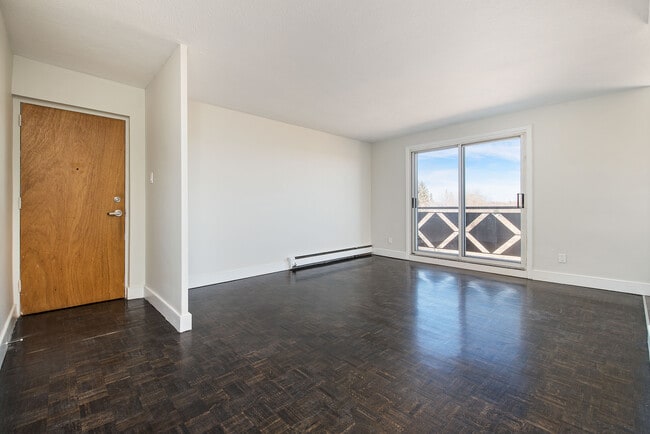 Building Photo - 1619 - 1625 Dufferin Street