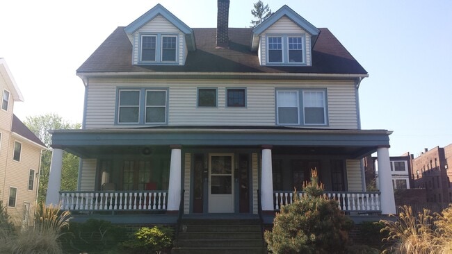 Building Photo - 2656 Hampshire Road