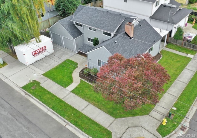 Building Photo - 1502 5th Ave SE