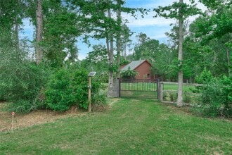 Building Photo - 18233 Country Pl Dr