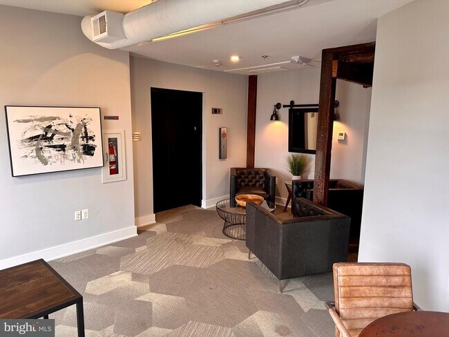 Foto del edificio - 515 N Washington St