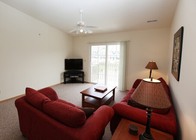 living room - 1527 W Jackson St