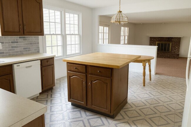 Foto del edificio - 38 Lancelot Ln