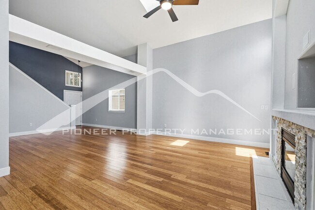 Building Photo - 333 Sanders Cir