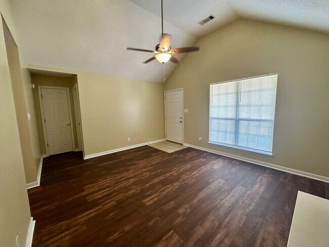 Building Photo - 108 Westoak Ct