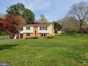 Building Photo - 4801 Regal Ln