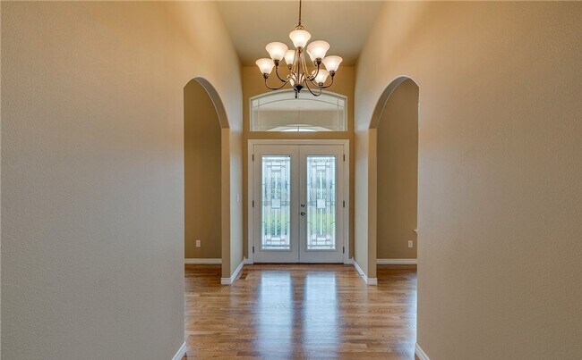 Building Photo - Gorgeous 4 bed, 3 full baths Craftsman Sty...