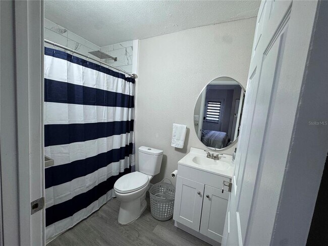 Foto del edificio - 2158 Marathon Ct