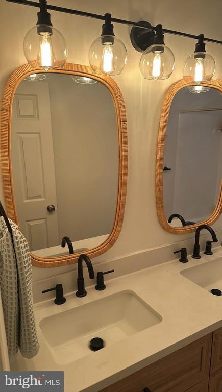 Foto del edificio - 1418 Shady Rst Rd