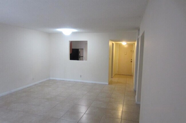 Foto del edificio - 406 NW 68th Ave