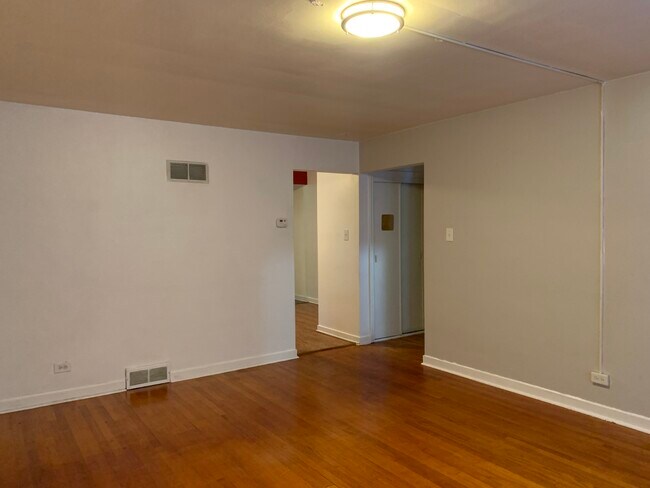 Building Photo - 8936 Bronx Ave
