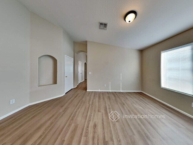 Building Photo - 1088 E Palomino Way