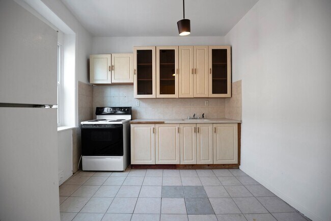 Foto del edificio - Newly Renovated 1BR 1Bath Spacious Second ...