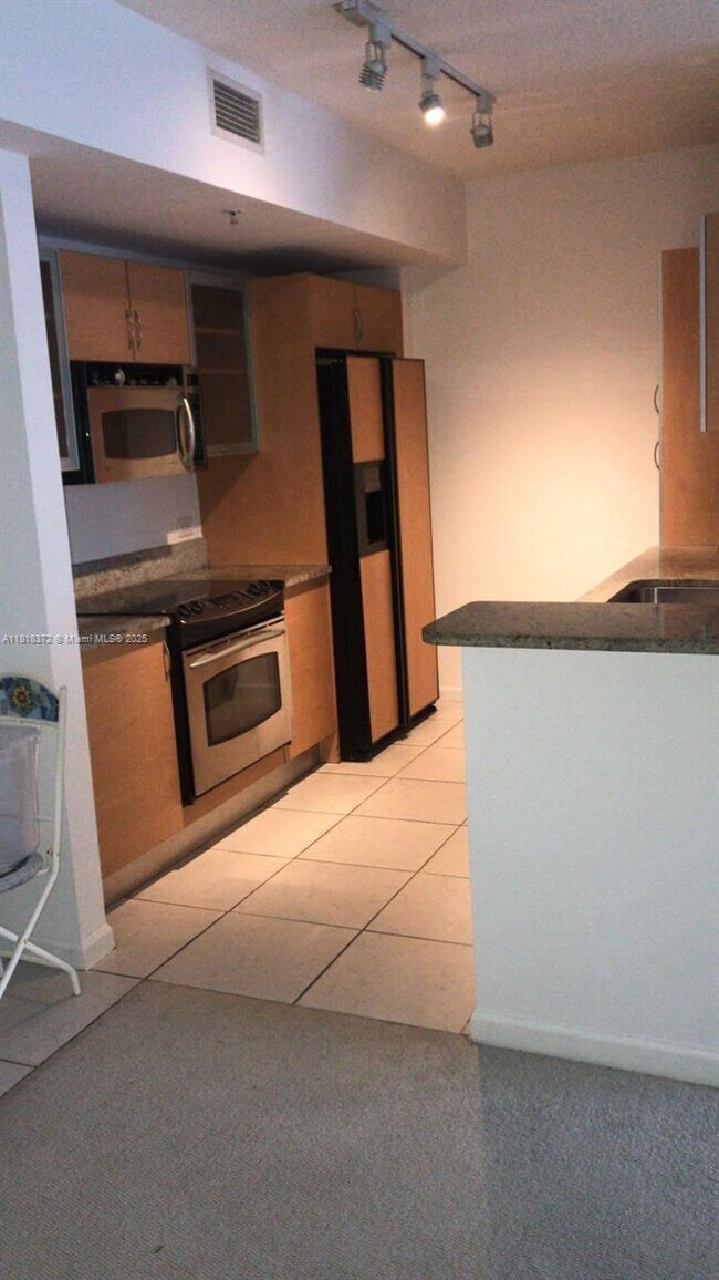Foto del edificio - 2775 NE 187th St