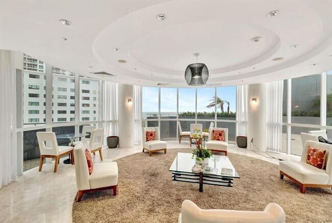 Foto del edificio - 6301 Collins Ave