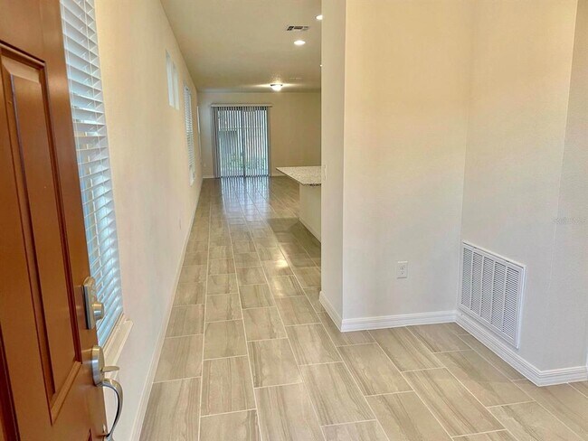 Foto del edificio - 9321 Jaywood Rd