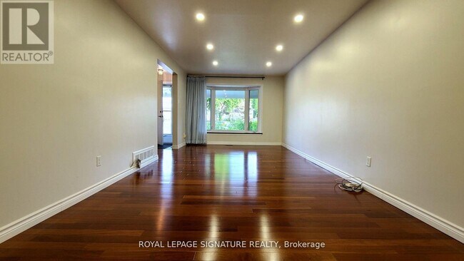Building Photo - 10 Painswick Crescent