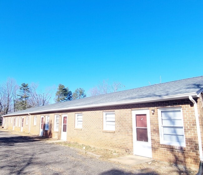 Building Photo - Gretna Apartments