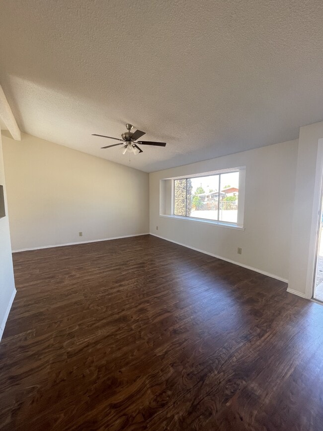 Building Photo - 1540 Raphael Cir