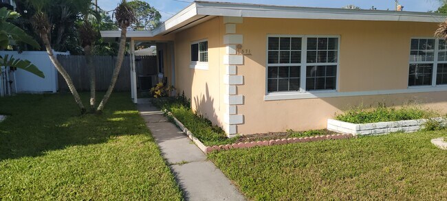 Foto del edificio - 571 Trade Winds Dr