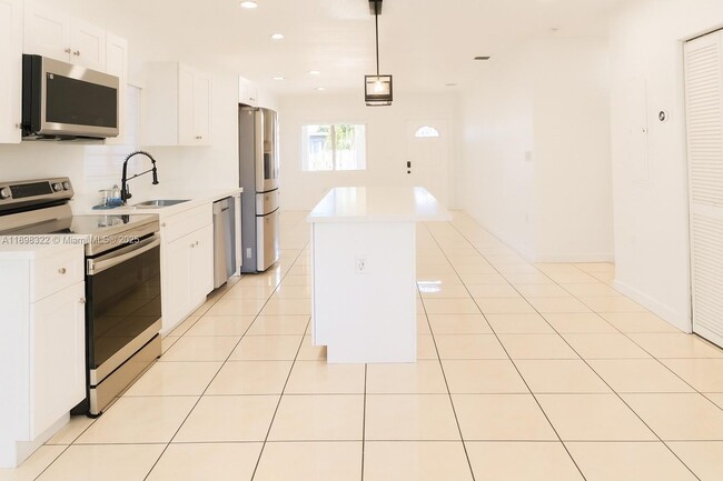 Foto del edificio - 2312 NW 82nd St