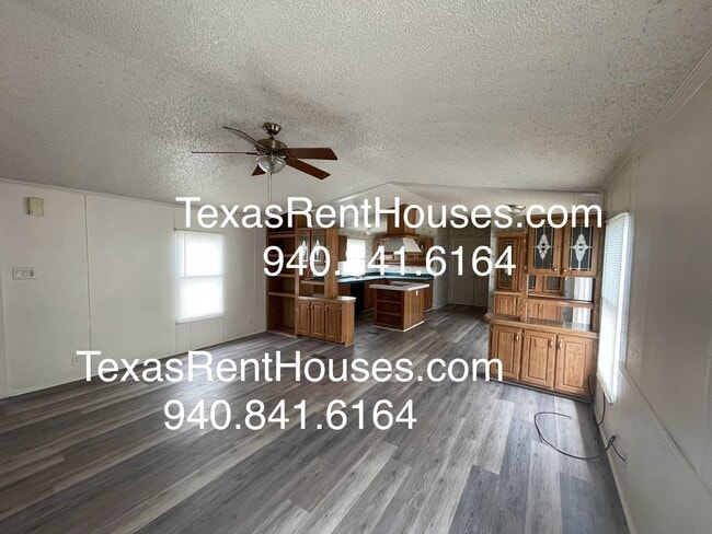 Building Photo - 3/2  $100 DISCOUNT FOR RENT PAID BY 1ST OF...