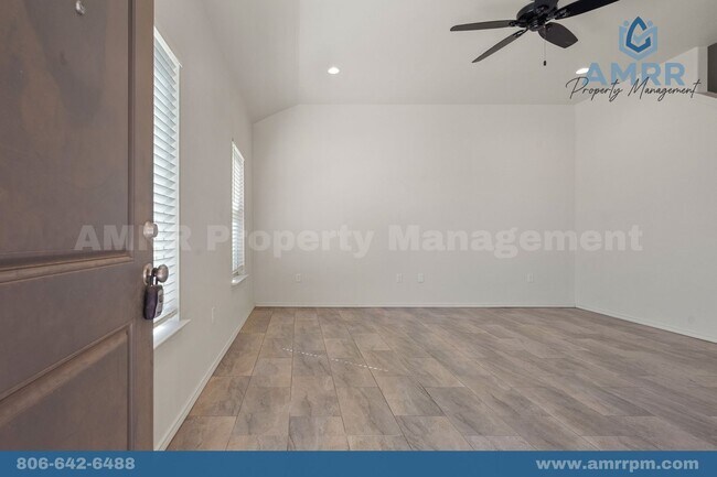 Foto del edificio - STUNNING 3 Bed 2 Bath Townhome In Cooper ISD!