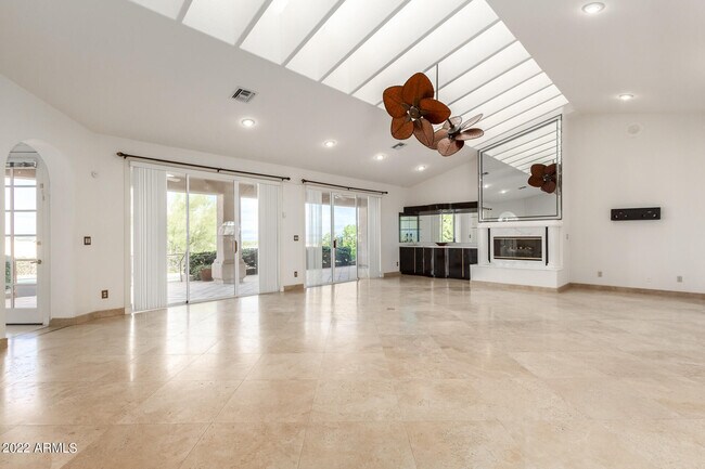 Building Photo - 15848 E Brodiea Dr