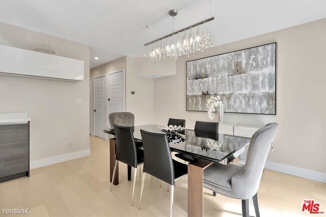 Foto del edificio - 3 br, 2.5 bath Condo - 967 Hammond St Apt 5