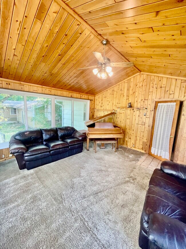 Building Photo - 17316 Padons Dr